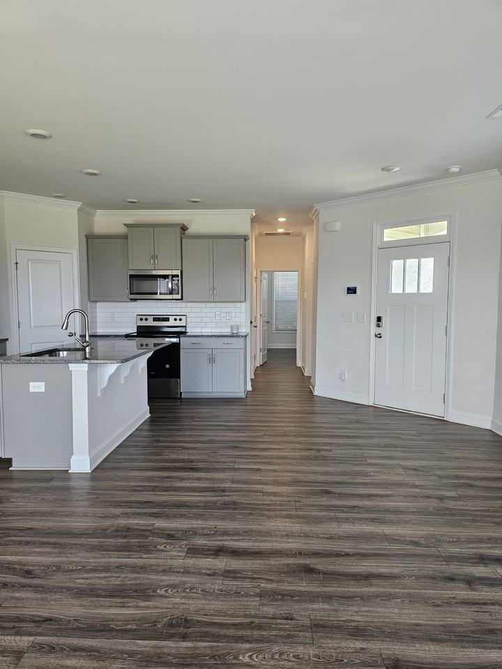 422 Yellow Fox Rd #1 - Photo 5 of 34