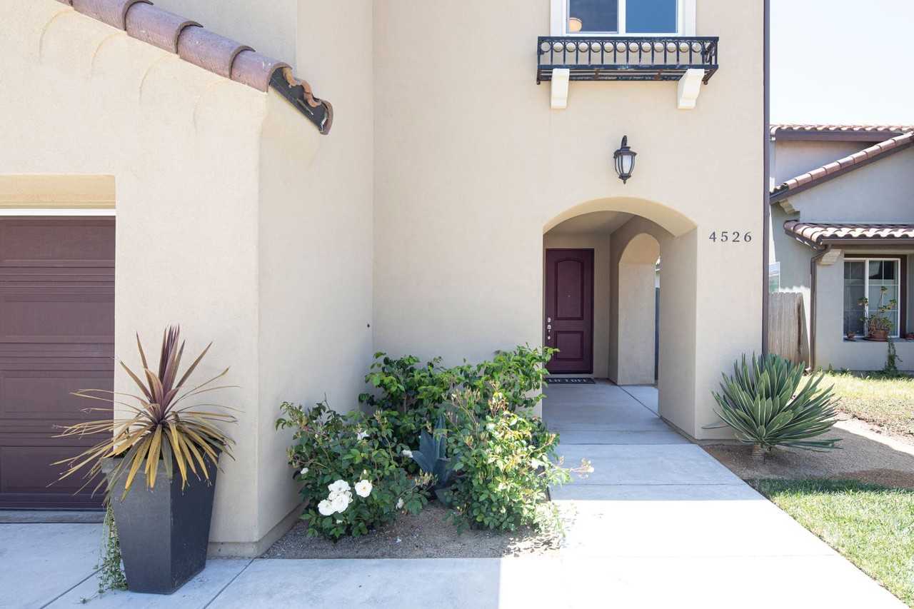 4526 Esperanza Dr - Photo 2 of 50