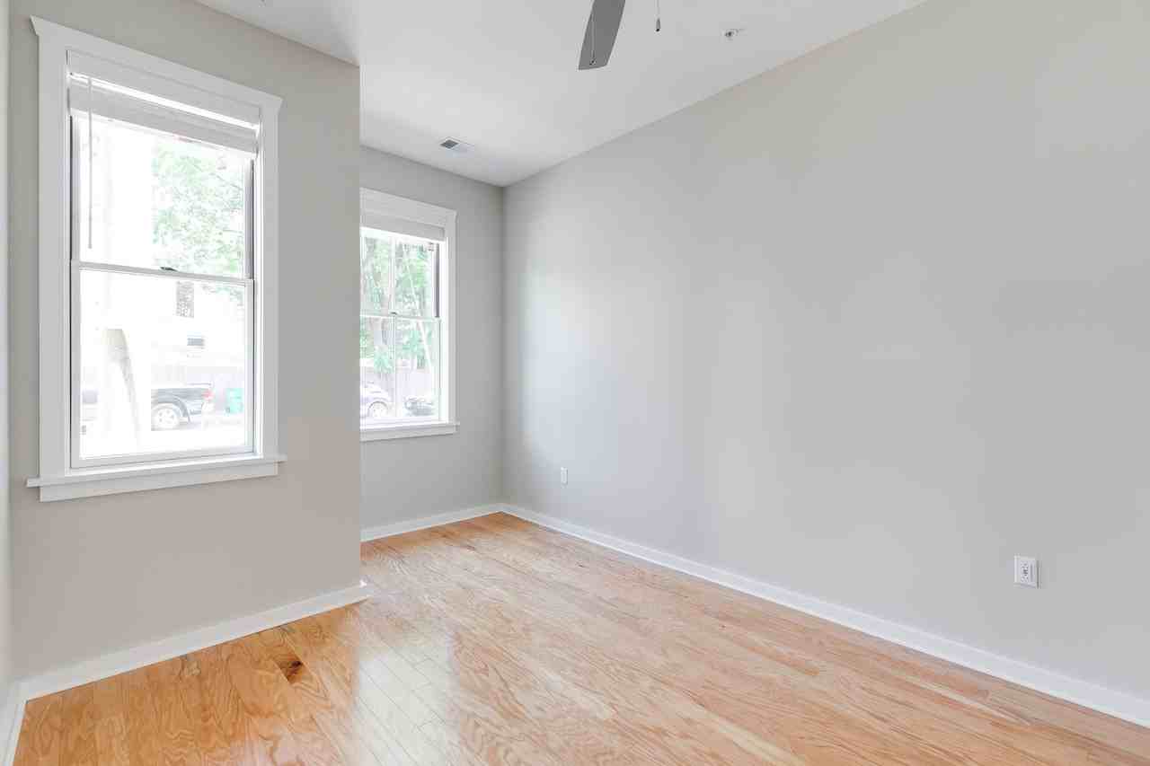 2416 Jefferson Ave - Photo 7 of 32