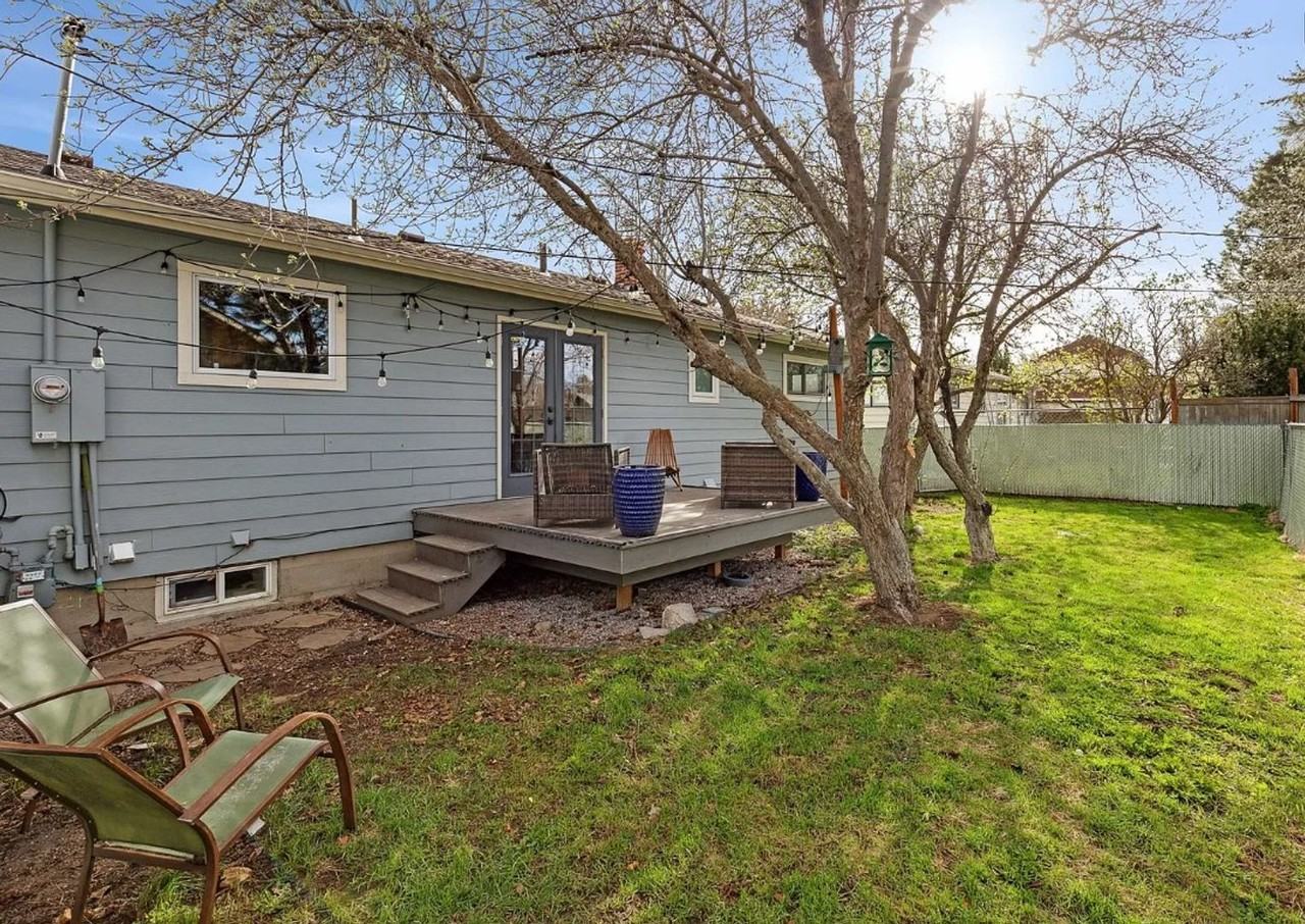 200 Burlington Ave - Photo 2 of 21