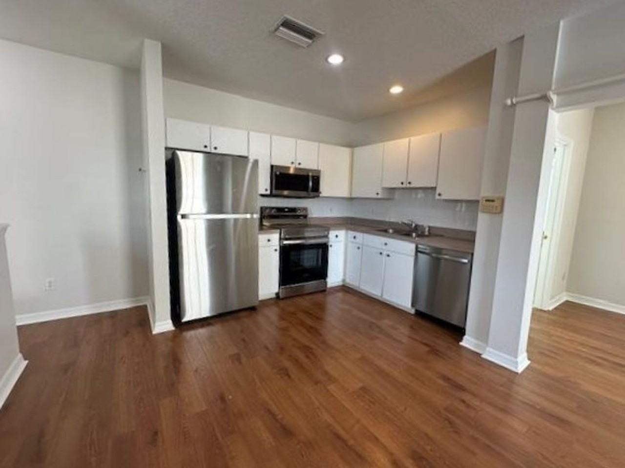 311 Norfolk St - Photo 3 of 12