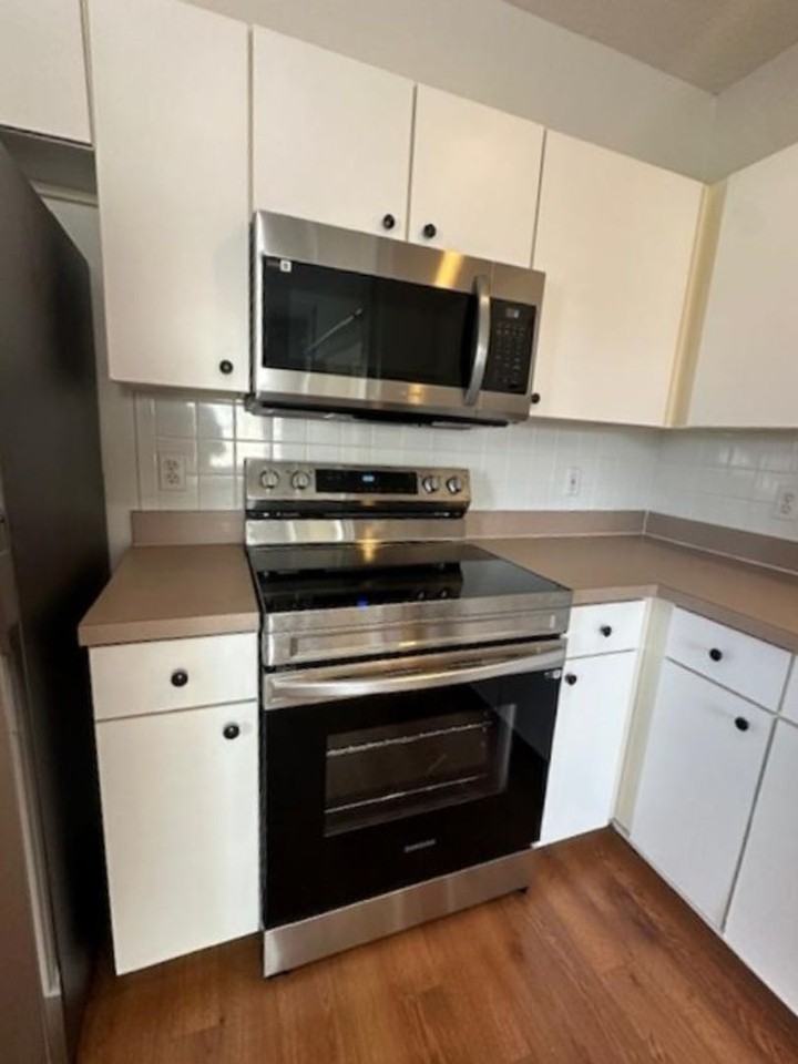 311 Norfolk St - Photo 5 of 12