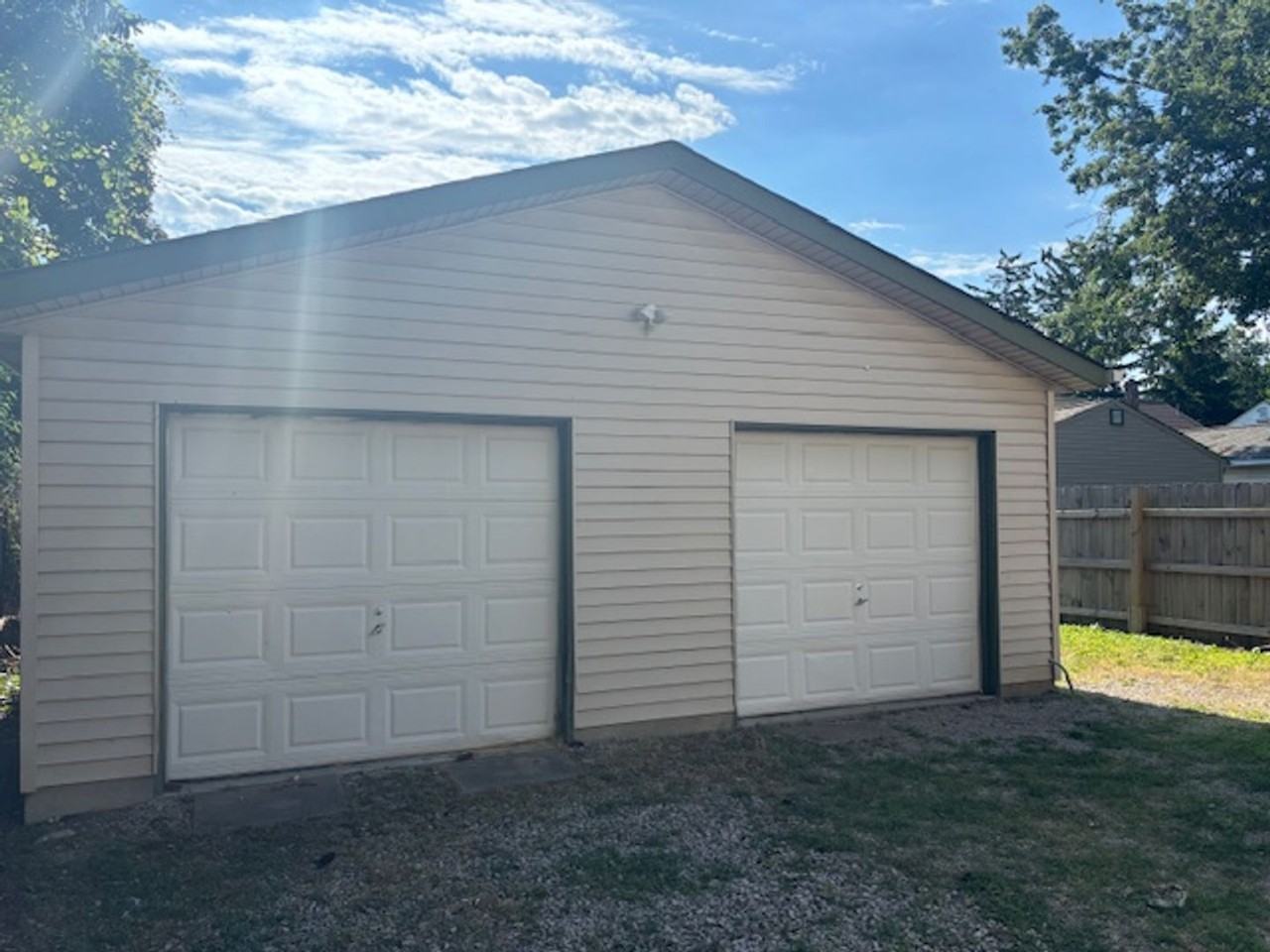 229 Lear Rd - Photo 3 of 23