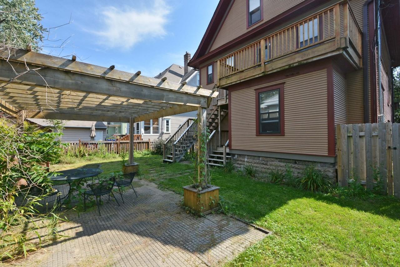1621 Laurel Ave - Photo 5 of 20