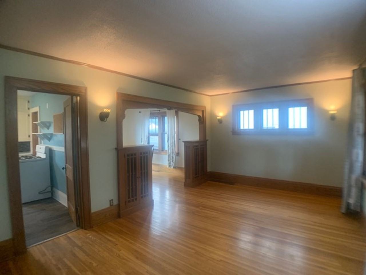 1428 Snelling Ave N - Photo 3 of 29