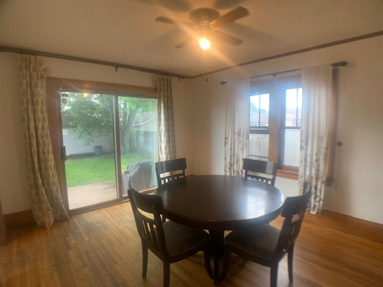 1428 Snelling Ave N - Photo 4 of 29
