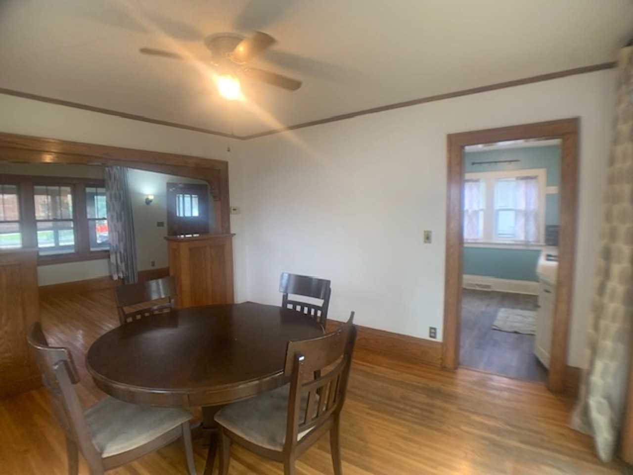 1428 Snelling Ave N - Photo 6 of 29