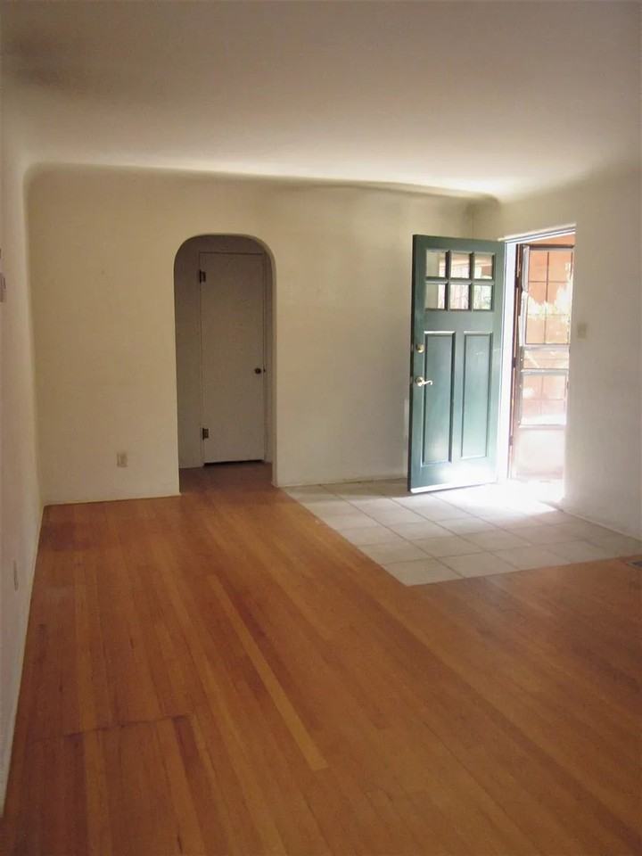321 Jefferson St Ne #NA - Photo 6 of 13