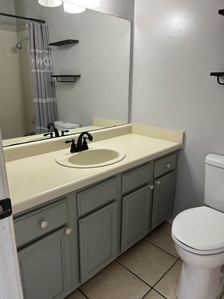 5653 W Fountain St #NA - Photo 2 of 7