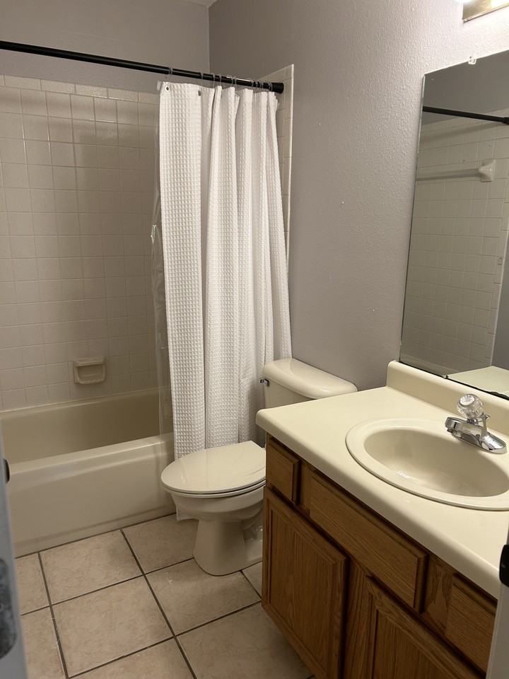 5653 W Fountain St #NA - Photo 3 of 7