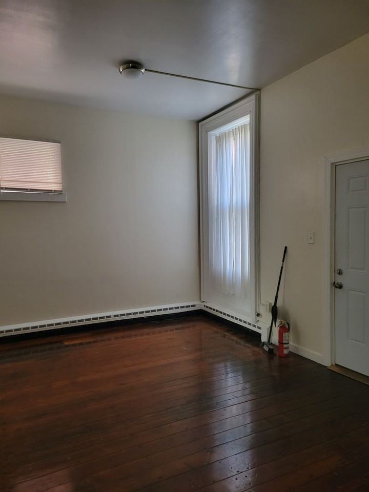 719 N. 8th Street - Photo 3 of 17