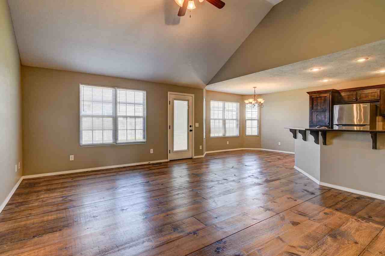 435 W Madrid St - Photo 2 of 29