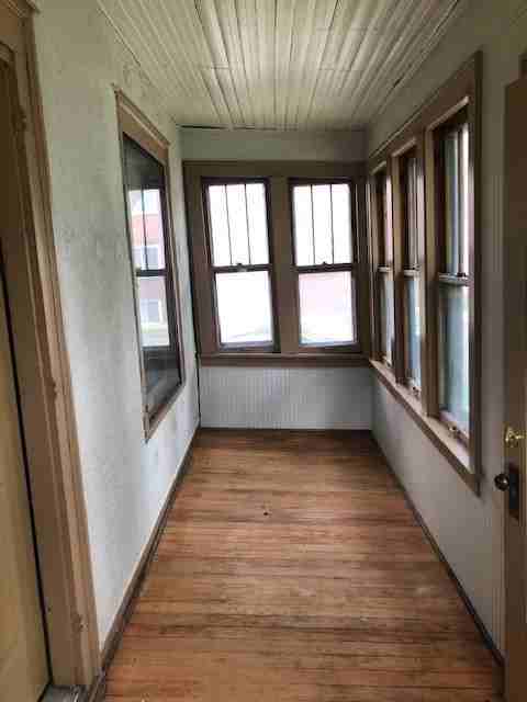 1534 Charles Ave - Photo 2 of 16