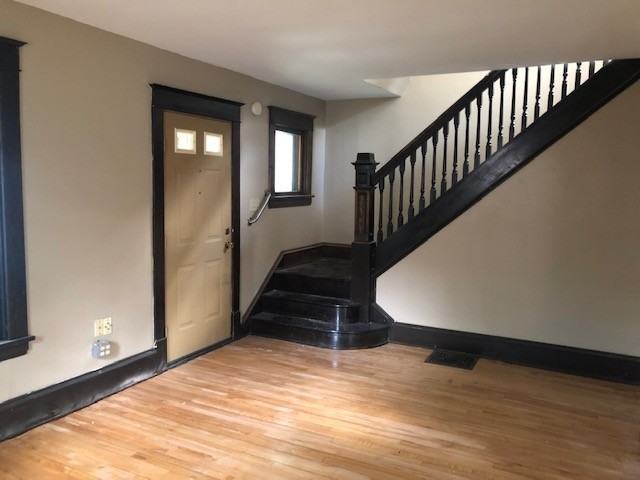 1534 Charles Ave - Photo 3 of 16