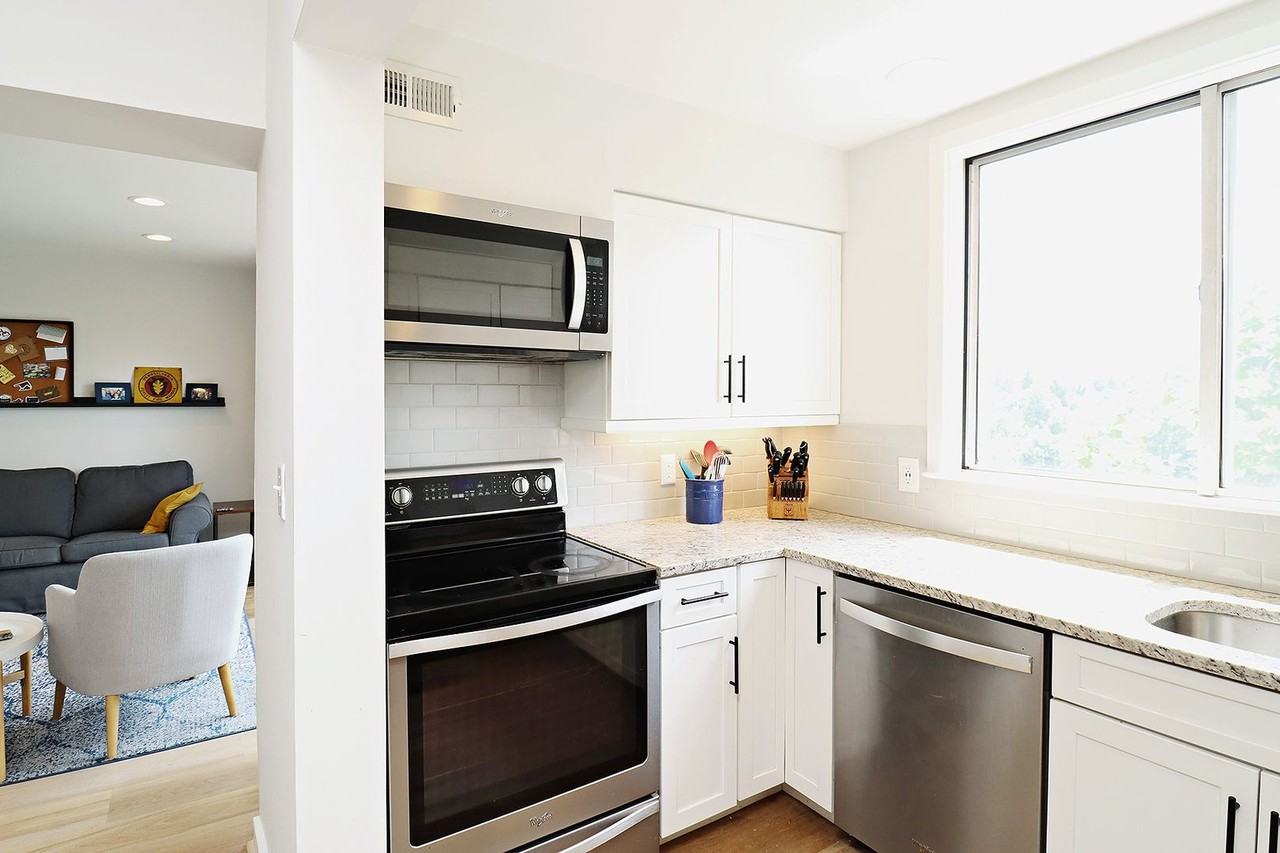 1606 Monticello Ave #C - Photo 2 of 31