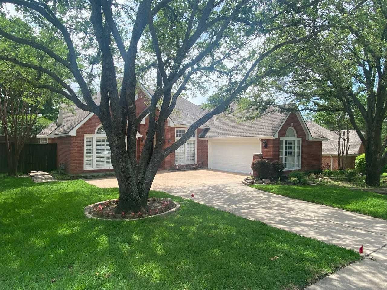 2717 Northview Dr - Photo 3 of 27