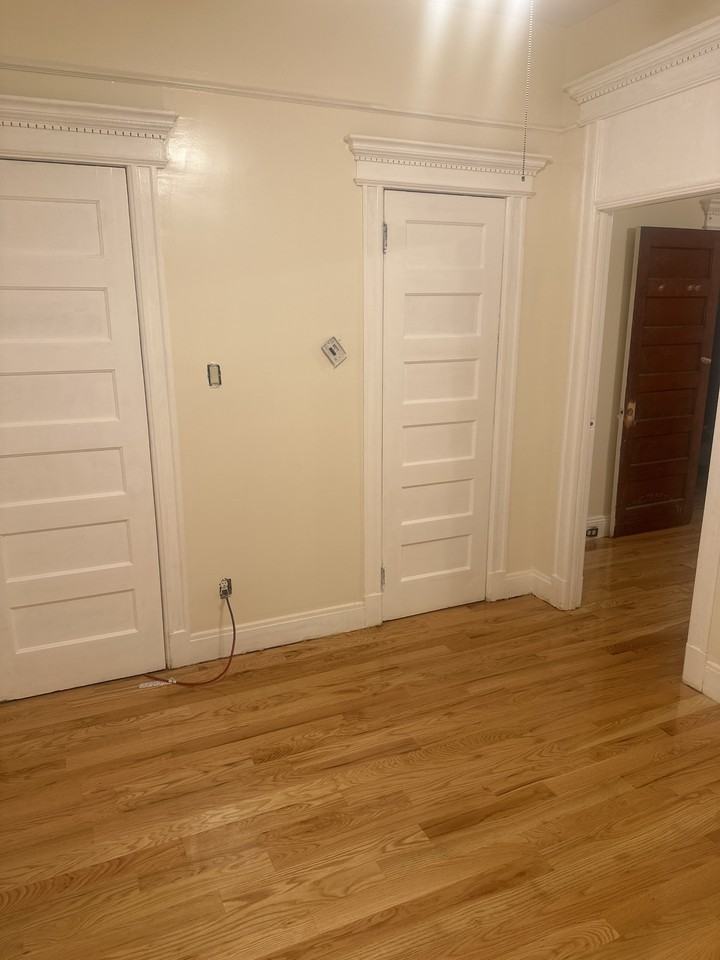 201 Hemlock St #1FL - Photo 2 of 4