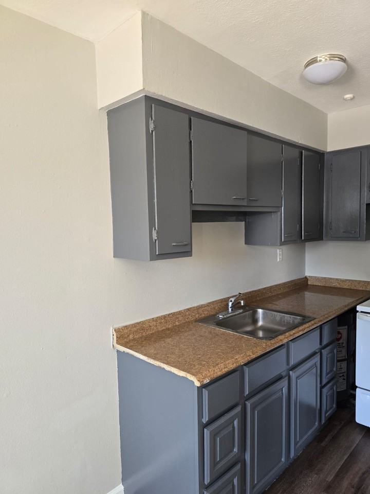 3 Claremont Pl #A - Photo 2 of 8