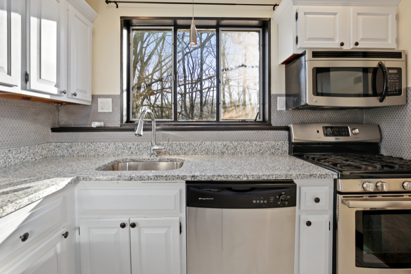 10315 Montrose Avenue - Photo 5 of 21