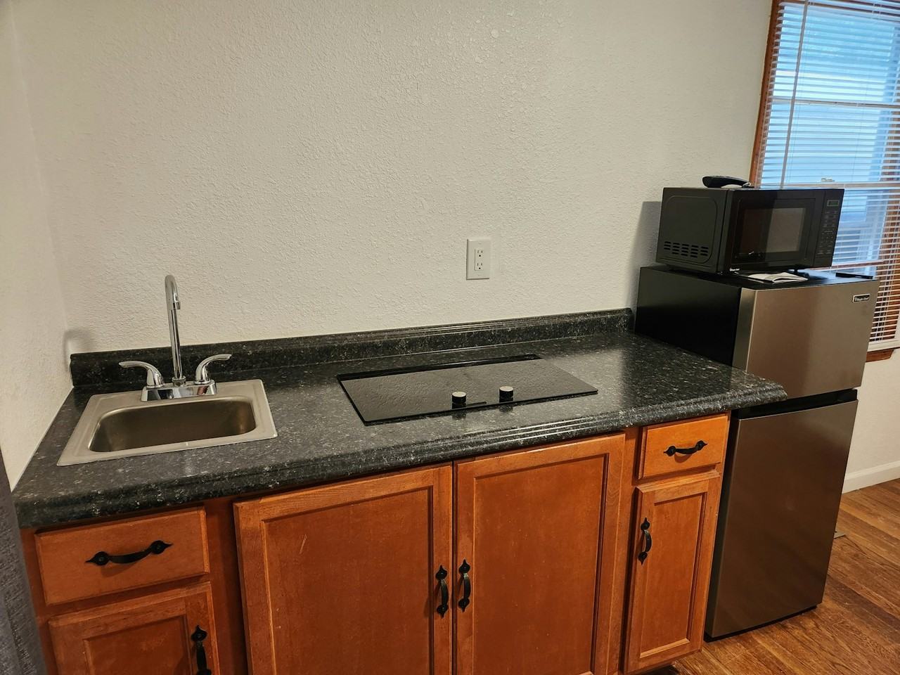 389 Collins Road, Unit Studio A (NEW) - Photo 4 of 7