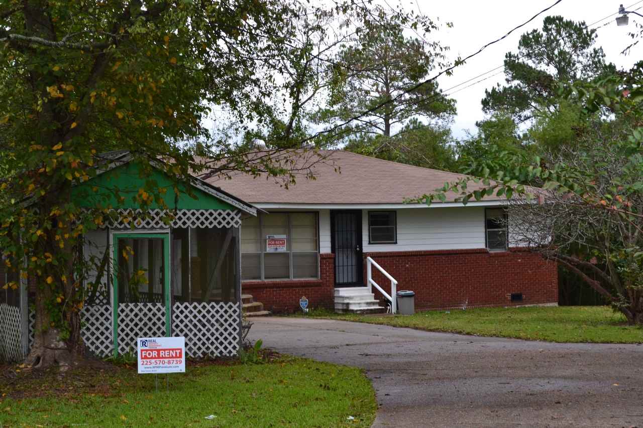 5904 Commerce St - Photo 2 of 14