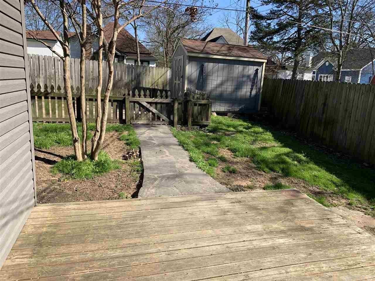 303 Rosetta St - Photo 2 of 9