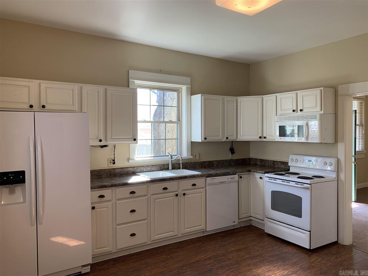 303 Rosetta St - Photo 3 of 9