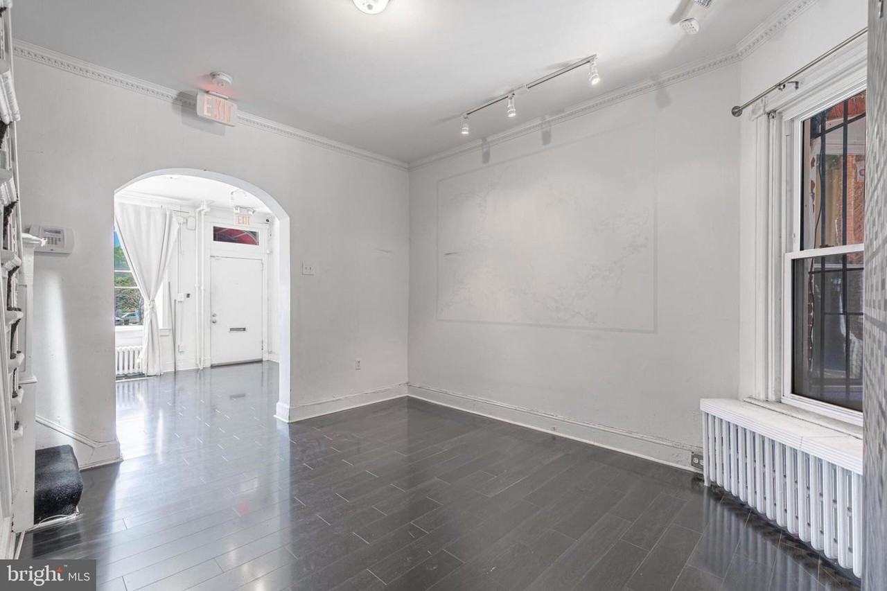 1208 Pennsylvania Ave Se - Photo 6 of 28