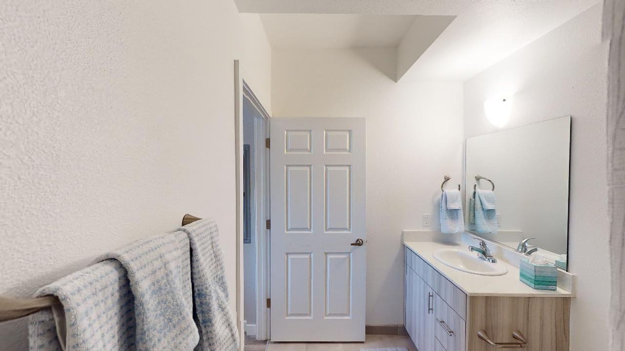 2930 Mulberry Street Southeast - Photo 5 of 16