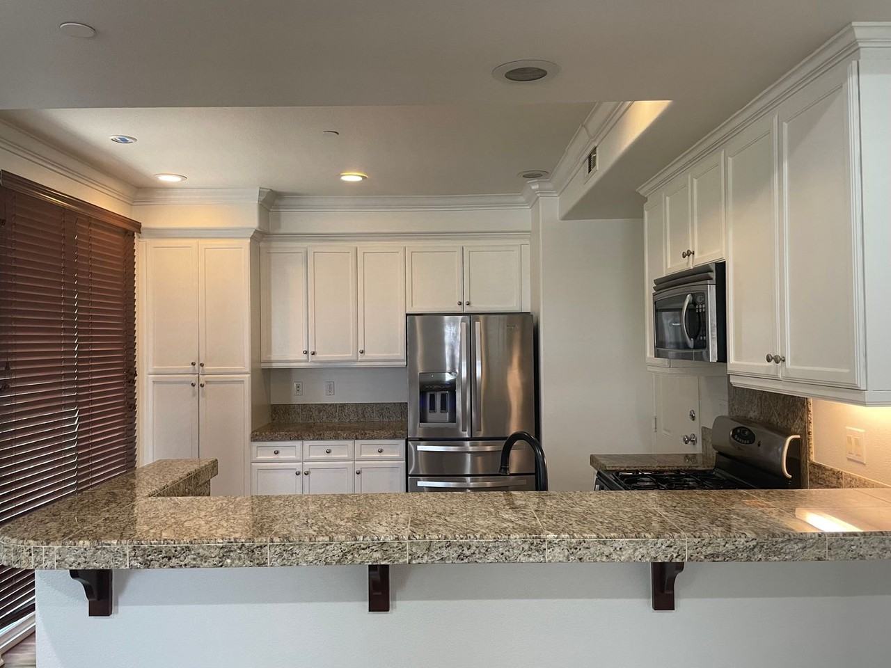 1518 Valencia Ave - Photo 4 of 21
