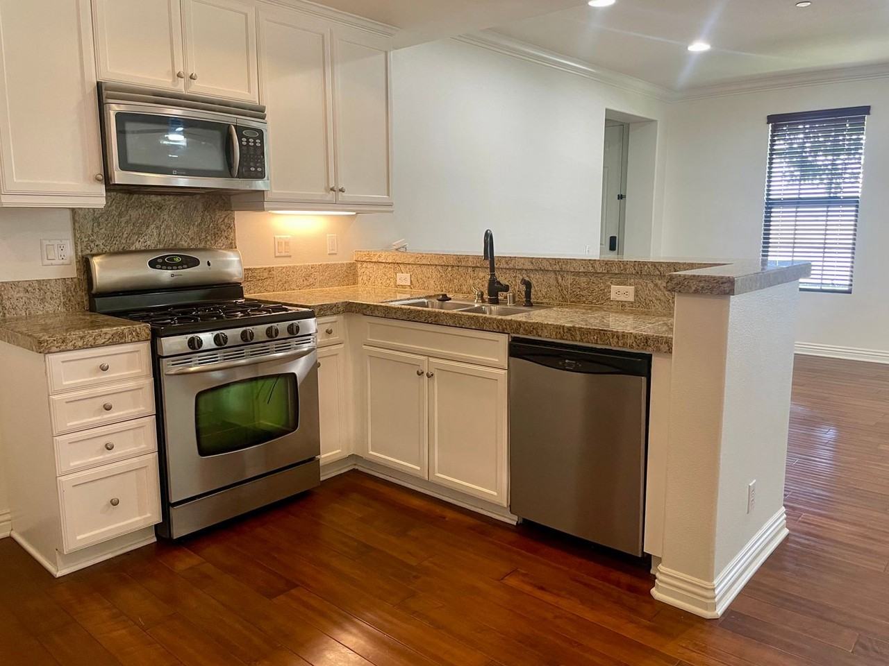 1518 Valencia Ave - Photo 5 of 21