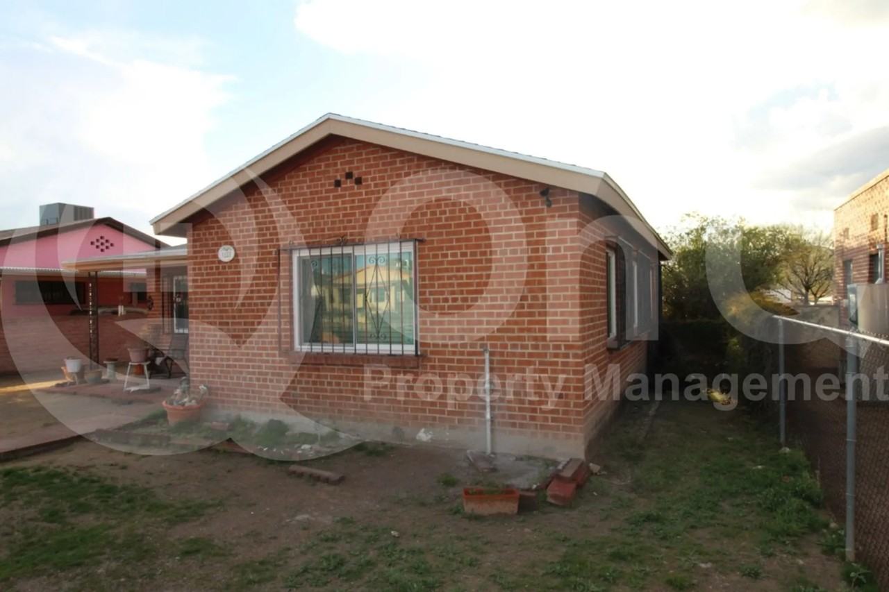 1122 S 7th Ave - Photo 2 of 23