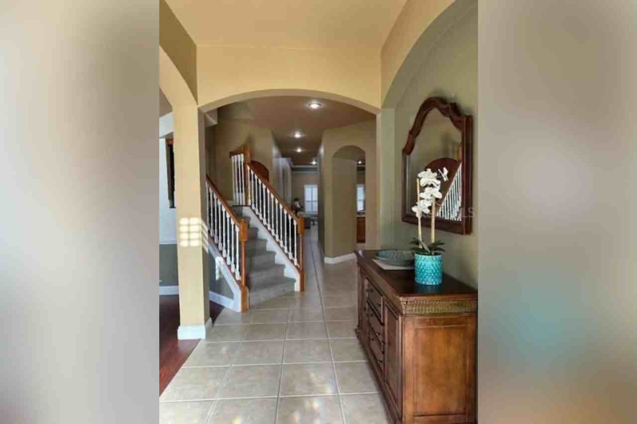 11560 Claymont Cir - Photo 3 of 35