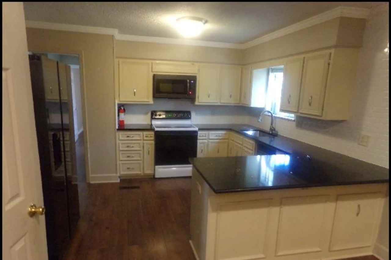 11473 Southridge Dr - Photo 3 of 10