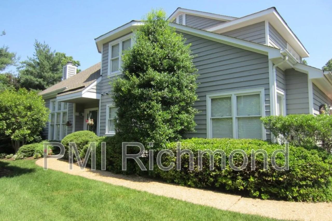 12066 Foxfield Cir - Photo 2 of 33