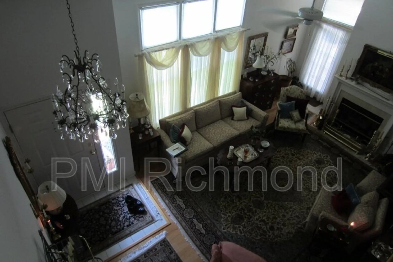 12066 Foxfield Cir - Photo 3 of 33