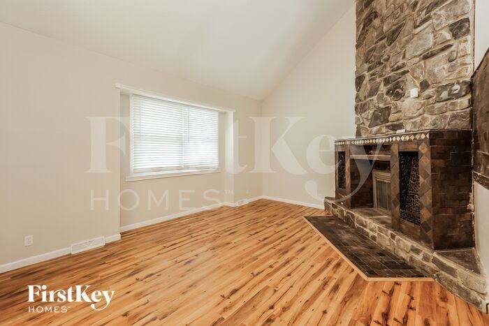 105 Se Keystone Cir - Photo 2 of 16