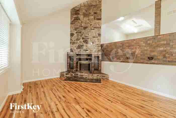 105 Se Keystone Cir - Photo 3 of 16