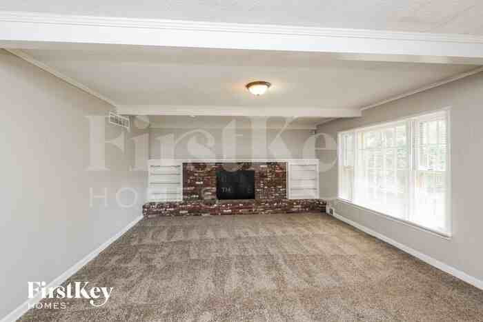 2097 Meadowview Ln - Photo 3 of 16