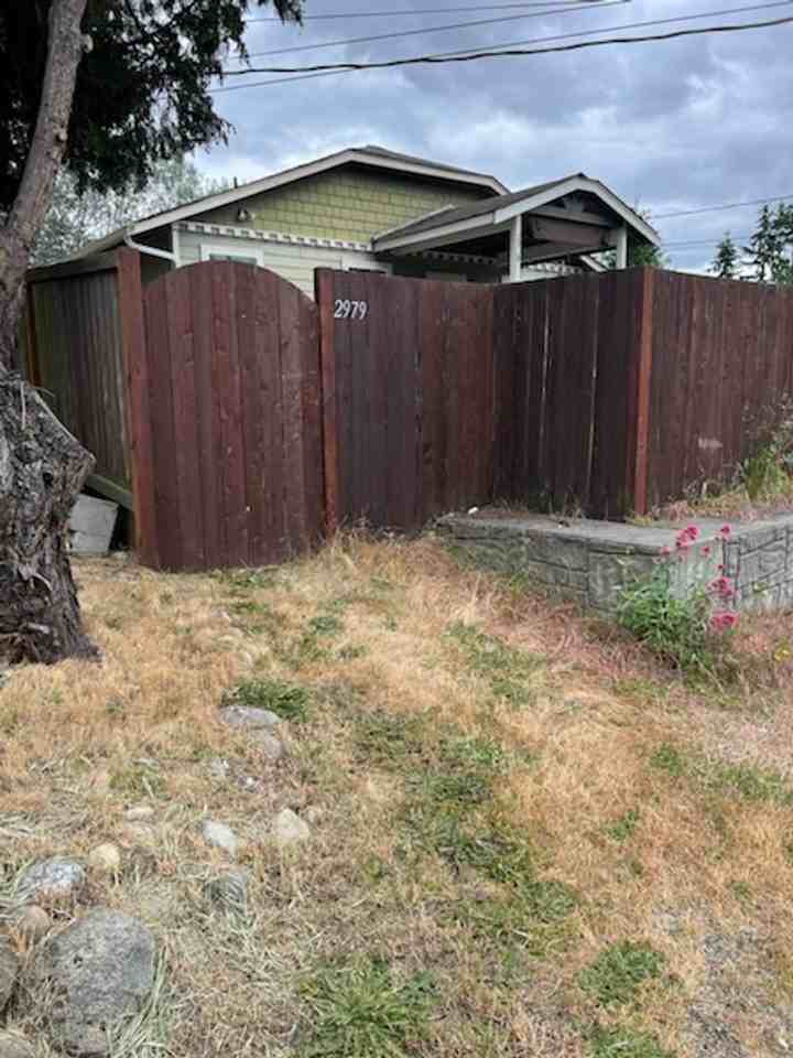 2979 38th Ave Ne - Photo 2 of 30