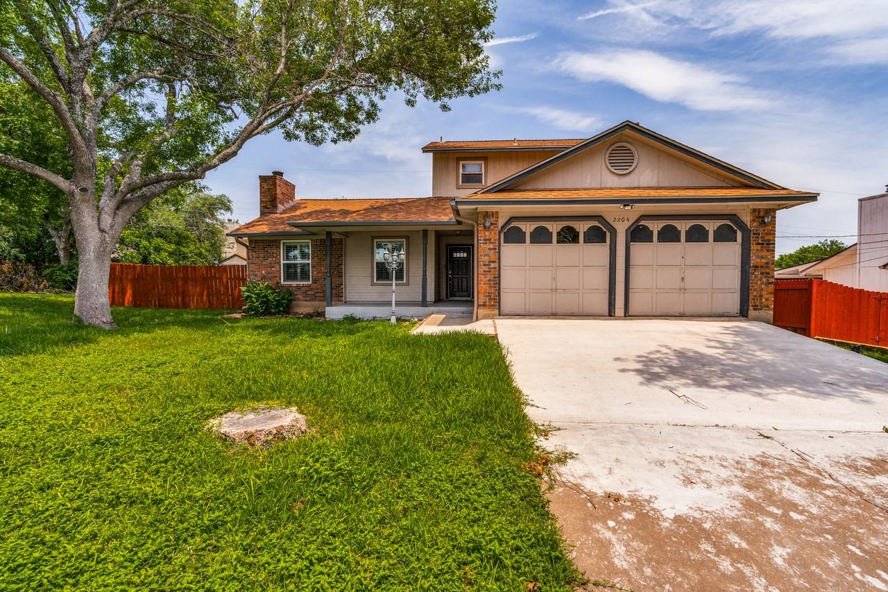 2204 Lancaster Gate Cove - Photo 2 of 25