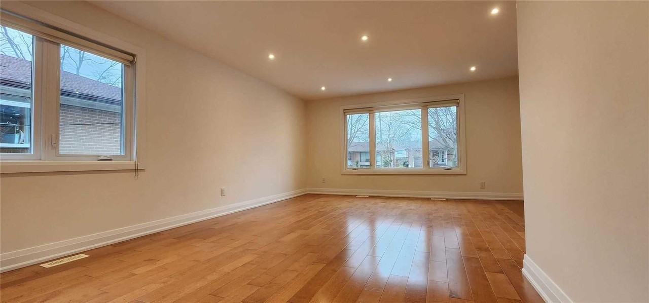 19 Ridgemount Road - Photo 3 of 11