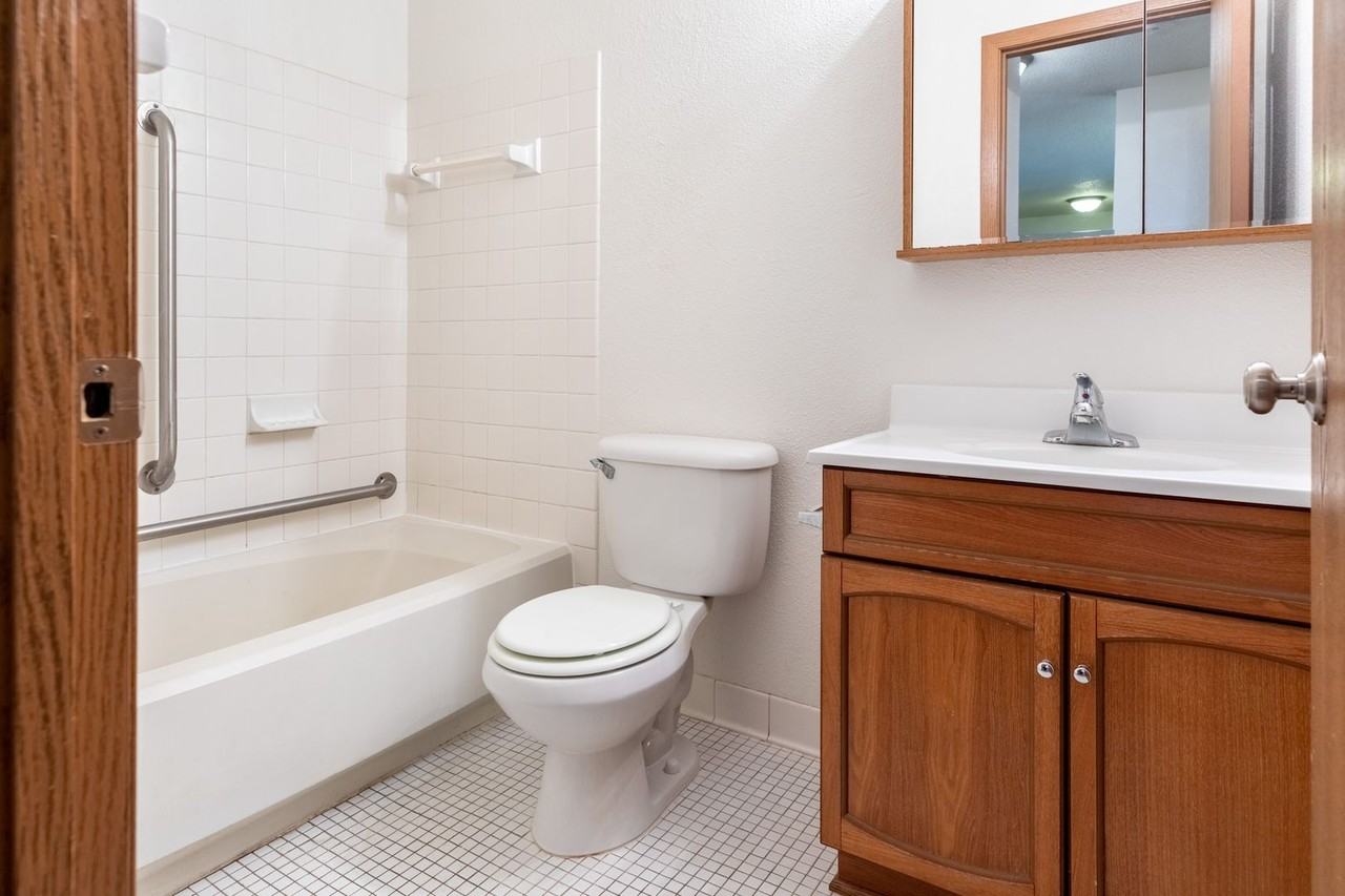 Clearwater River Apartments - Photo 5 of 19