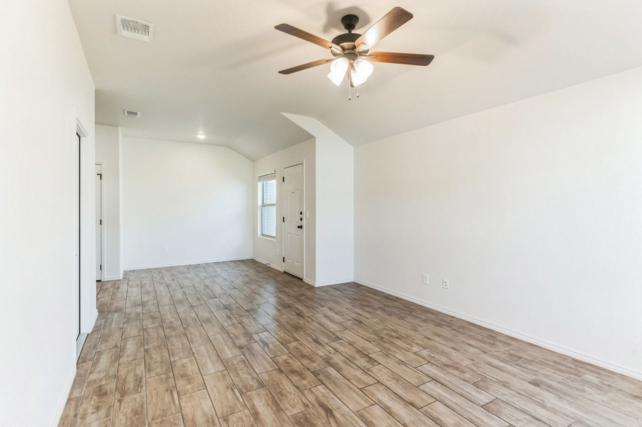 2416 Alterman Dr #B - Photo 3 of 15