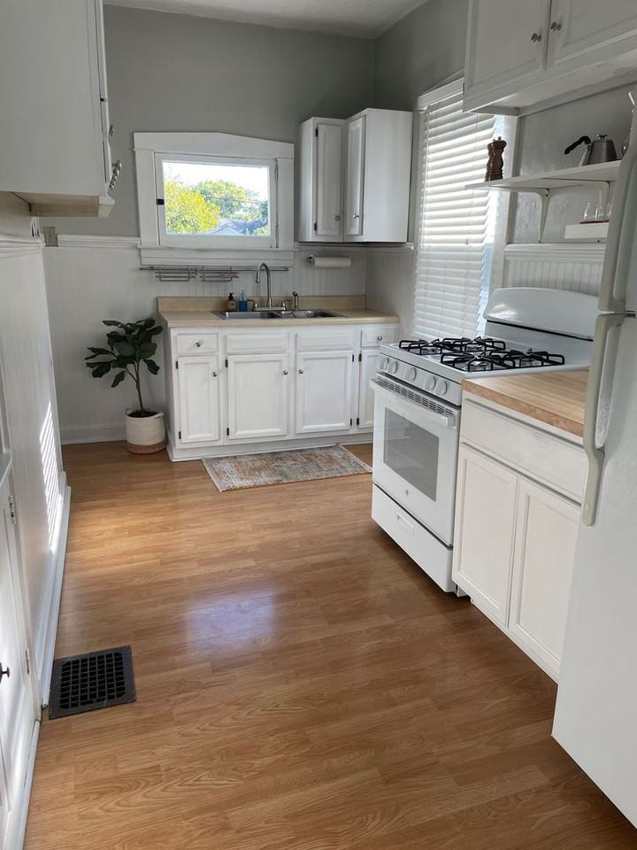 1013 Samuel St - Photo 3 of 13