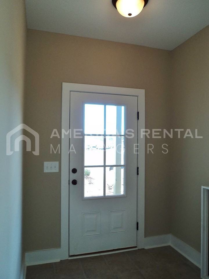 9404 Hoffman Place - Photo 4 of 16