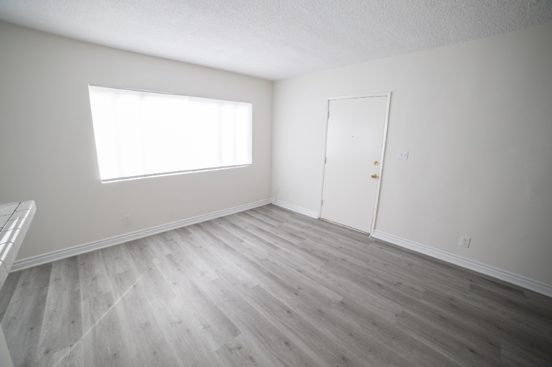 1315 Ocean Park Blvd #5 - Photo 3 of 23