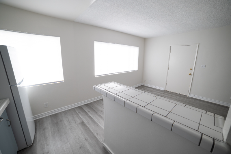 1315 Ocean Park Blvd #5 - Photo 7 of 23