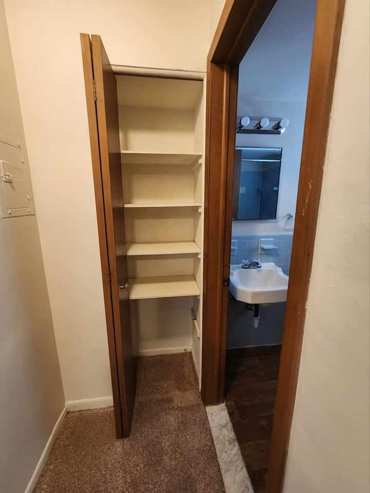 Utica Town - Photo 3 of 50