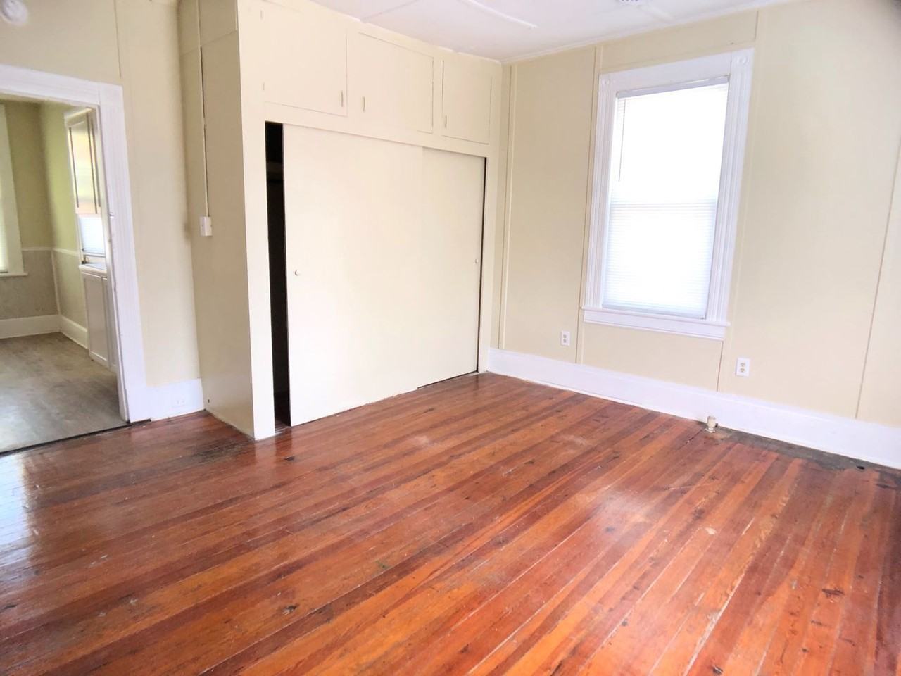 322 S Mendenhall St - Photo 7 of 13